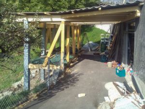 Abbruch und Neuaufbau Gartenhaus – während dem Neuaufbau